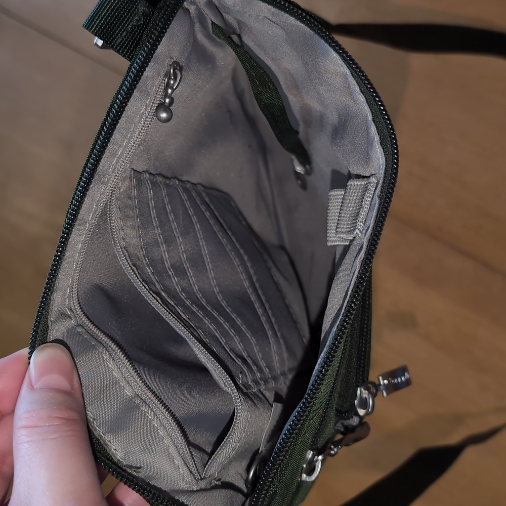 Baggallini Forest Green Crossbody Purse - Picture 3 of 3